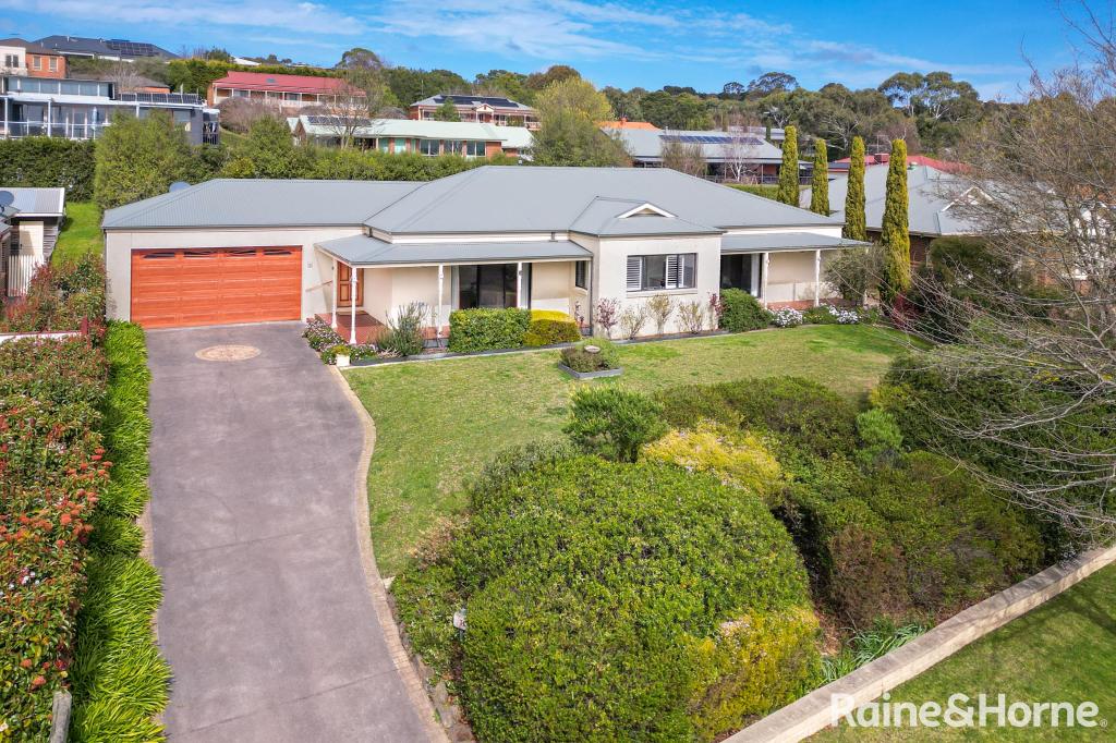 5 Kurung Ct E, Gisborne, VIC 3437