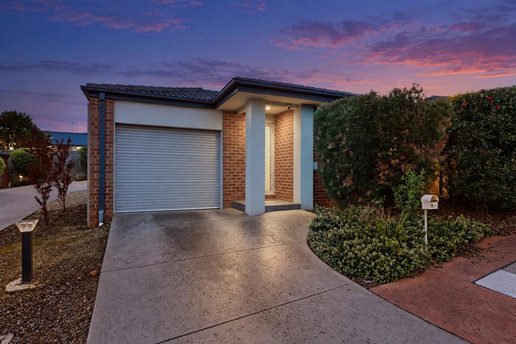 18/11 Hawk Ave, Pakenham, VIC 3810