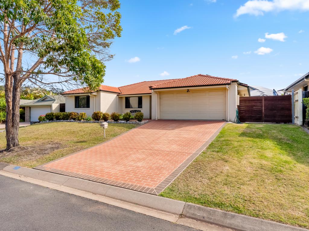 19 Snipe St, Redland Bay, QLD 4165