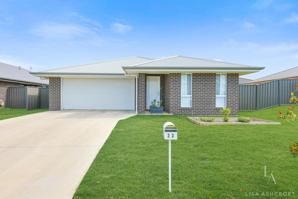 23 Evesham Cct, Tamworth, NSW 2340