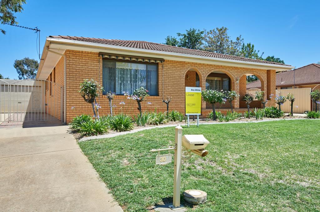 1/30 Pugsley Ave, Estella, NSW 2650