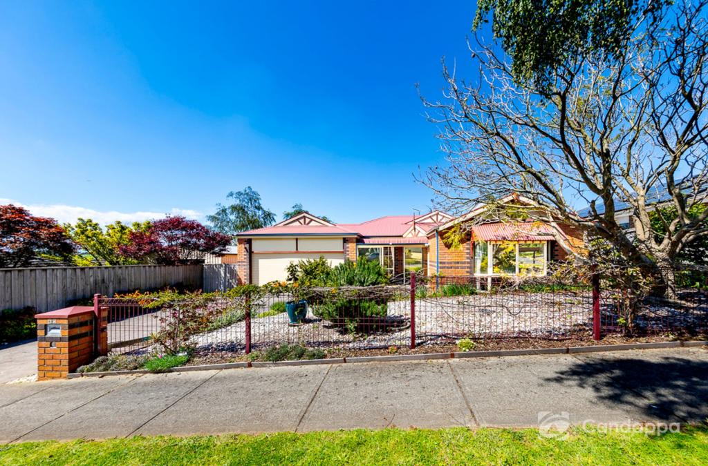 60 Outlook Dr, Drouin, VIC 3818