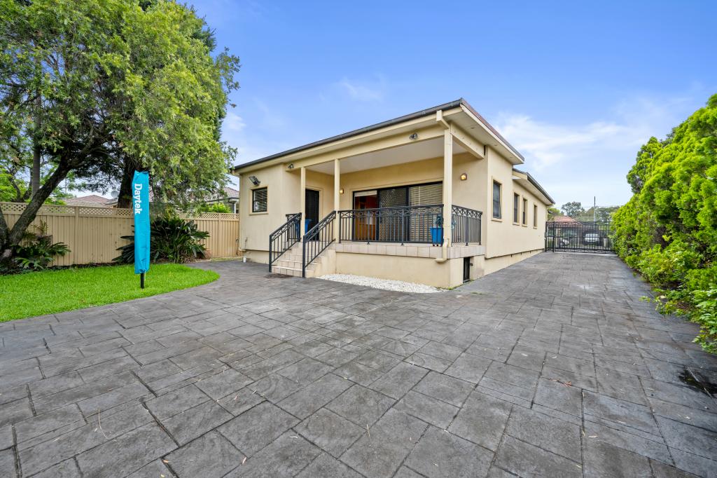 28 Pomona St, Greenacre, NSW 2190