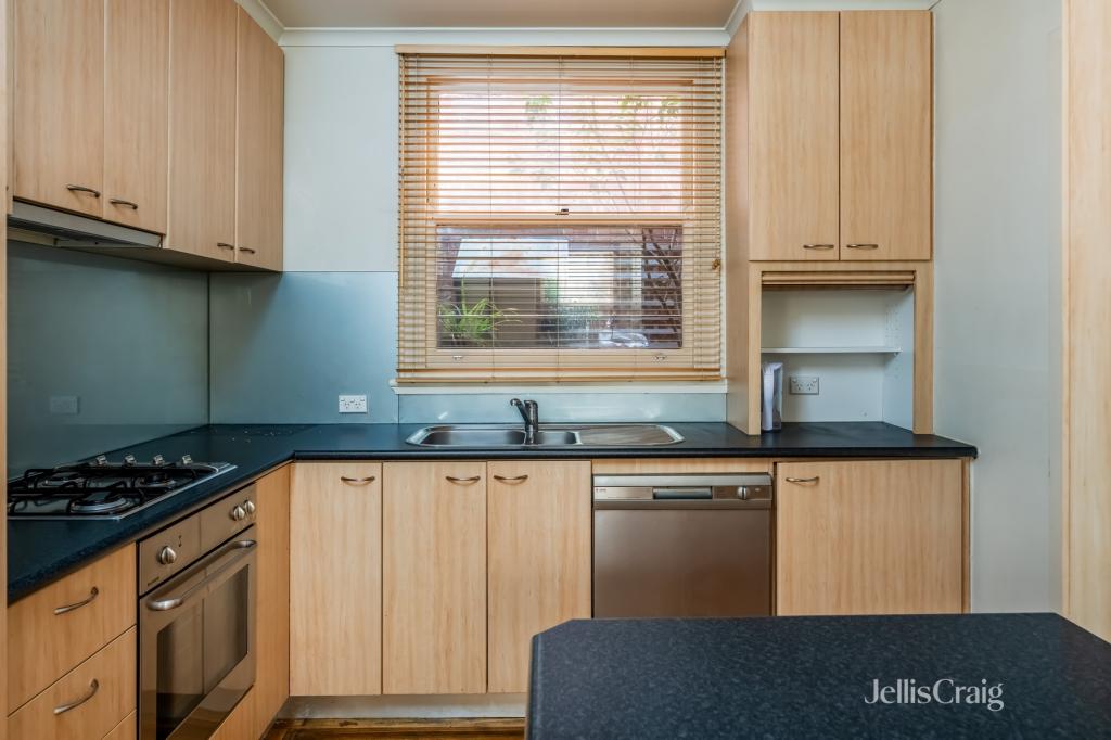 1/133 ROYAL PDE, PARKVILLE, VIC 3052