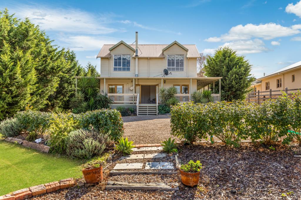 11 Roberts St, Maldon, VIC 3463
