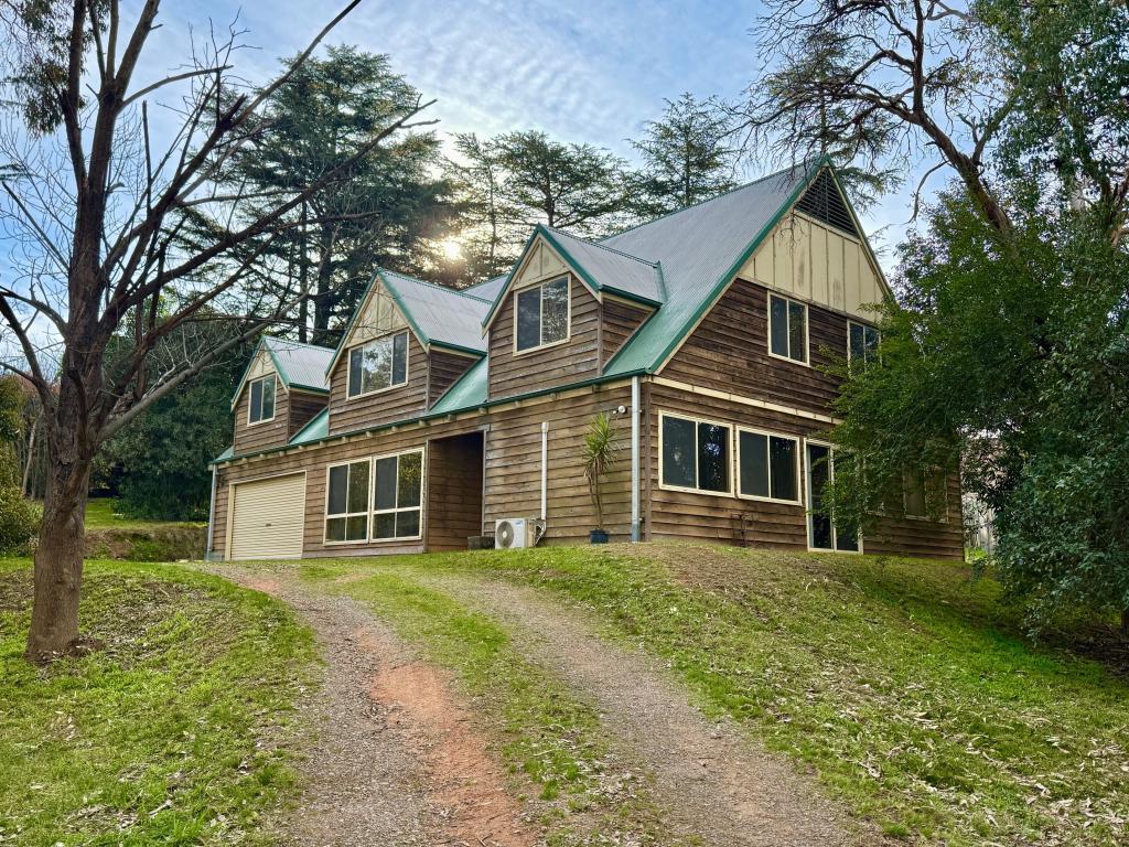 213 Sutton St, Cootamundra, NSW 2590