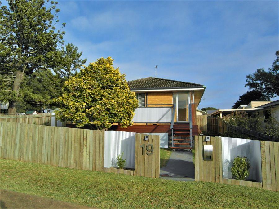 19 Hillside St, Newtown, QLD 4350