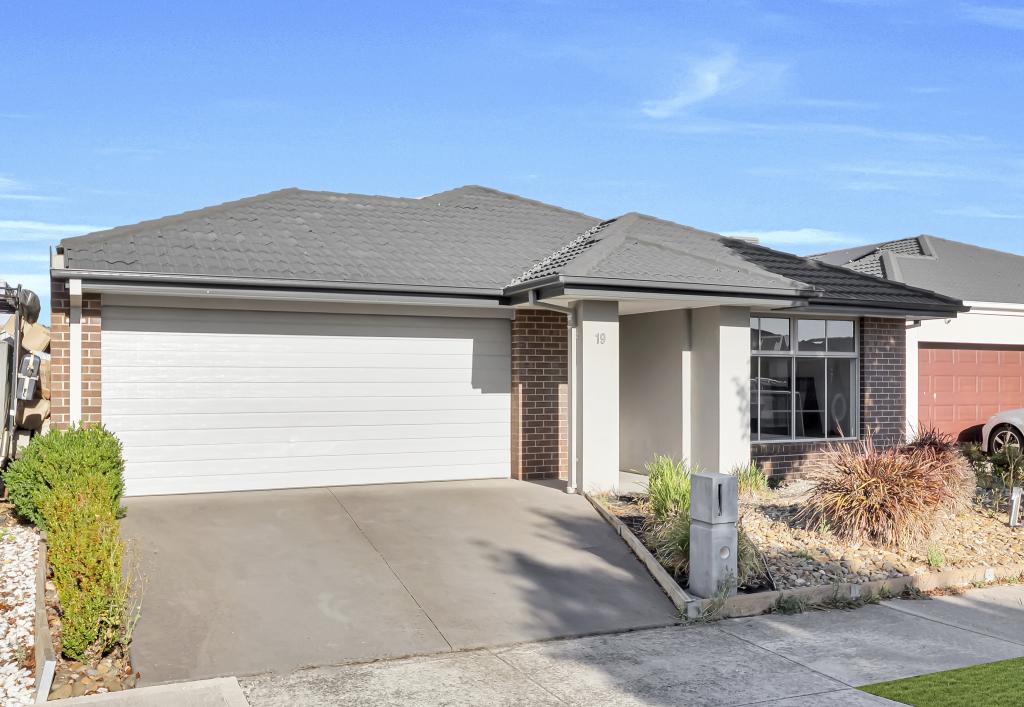 19 Reveille Way, Mickleham, VIC 3064