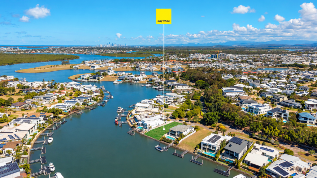 1011 Edgecliff Dr, Sanctuary Cove, QLD 4212