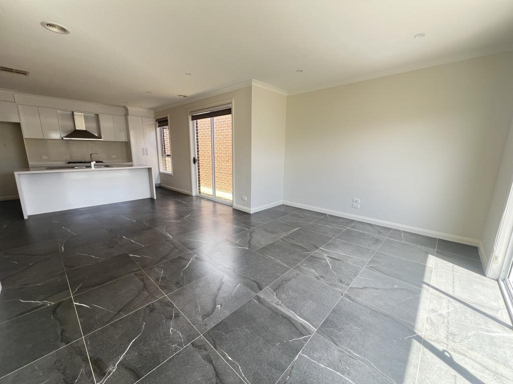 14 Rathdowne Dr, Mickleham, VIC 3064