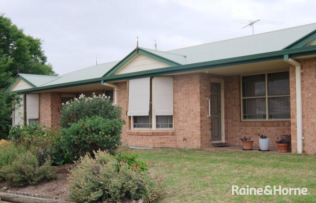 2/55-57 Granville St, Inverell, NSW 2360