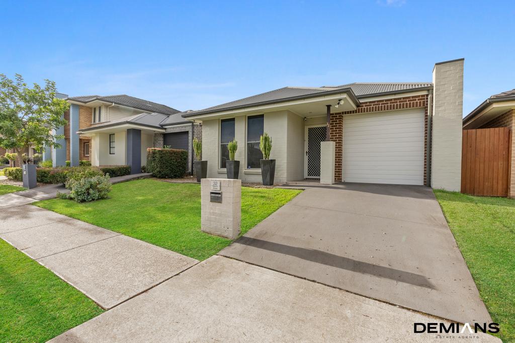 32 SPEARE ST, MOOREBANK, NSW 2170