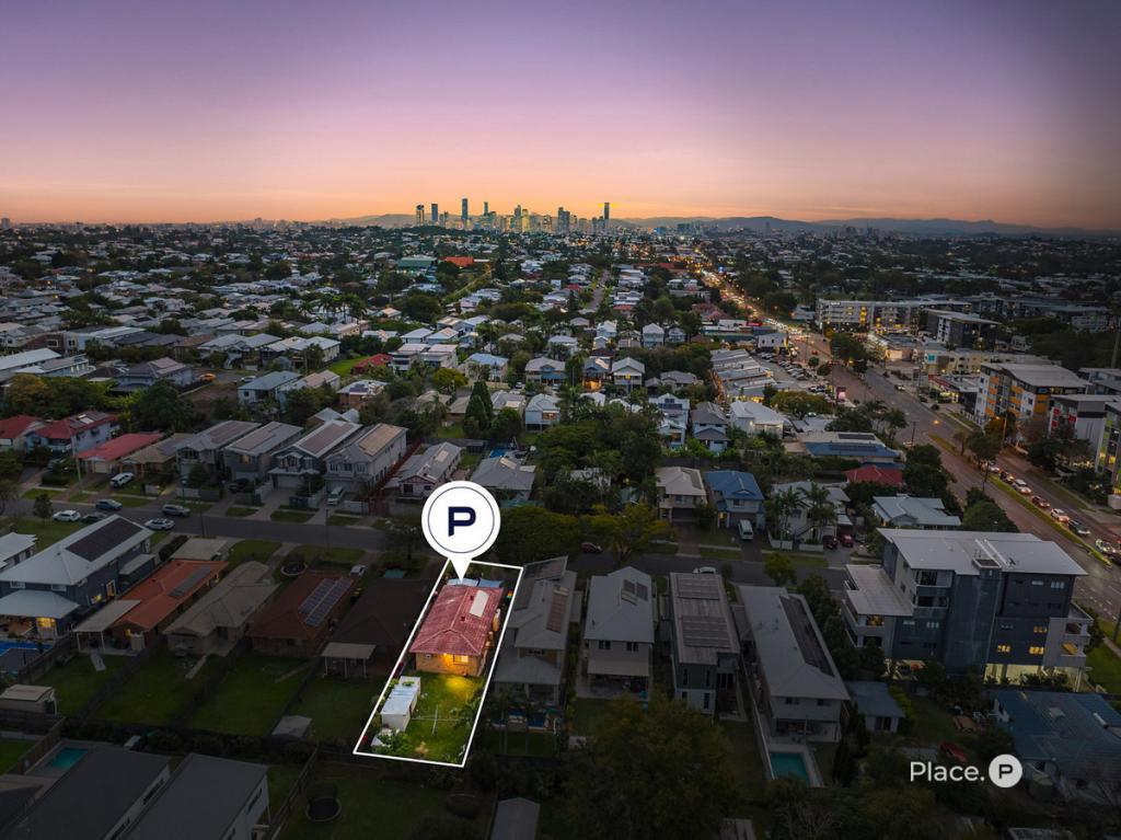 18 Shelley St, Cannon Hill, QLD 4170