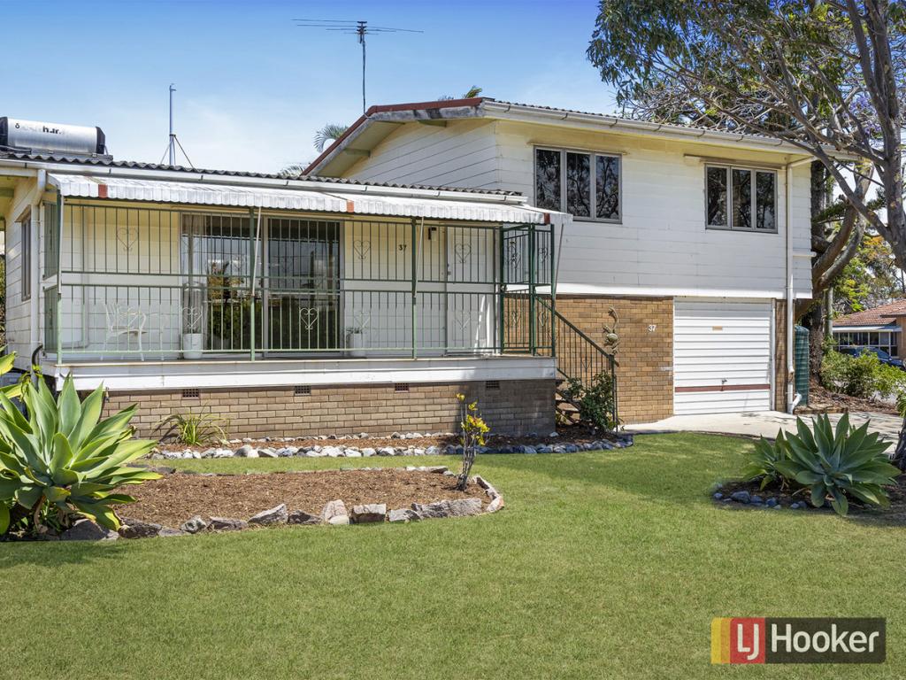 37 Pearl St, Scarborough, QLD 4020