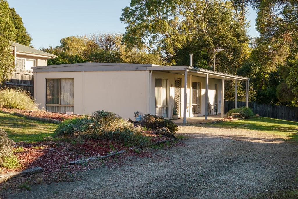 27 Bellbangra Ave, Rosebud, VIC 3939