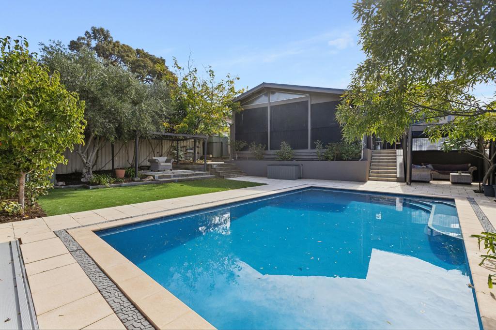 4 Elfreda Ave, Sorrento, WA 6020