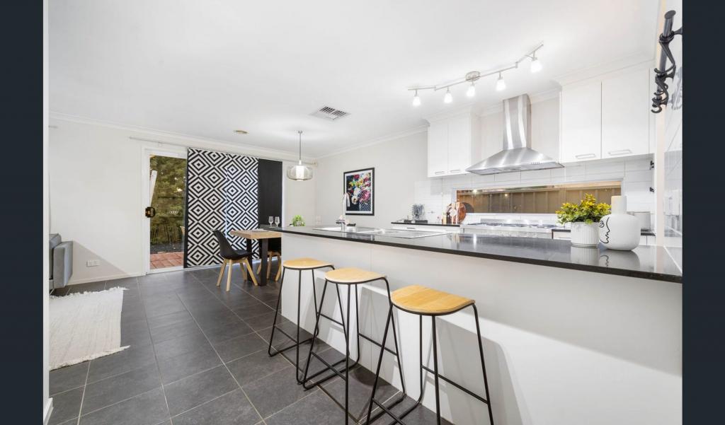 8 Orvalia Rd, Manor Lakes, VIC 3024