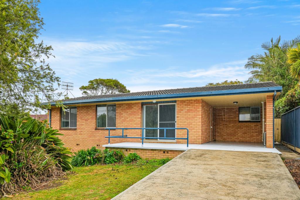 22 Blue Bell Dr, Wamberal, NSW 2260