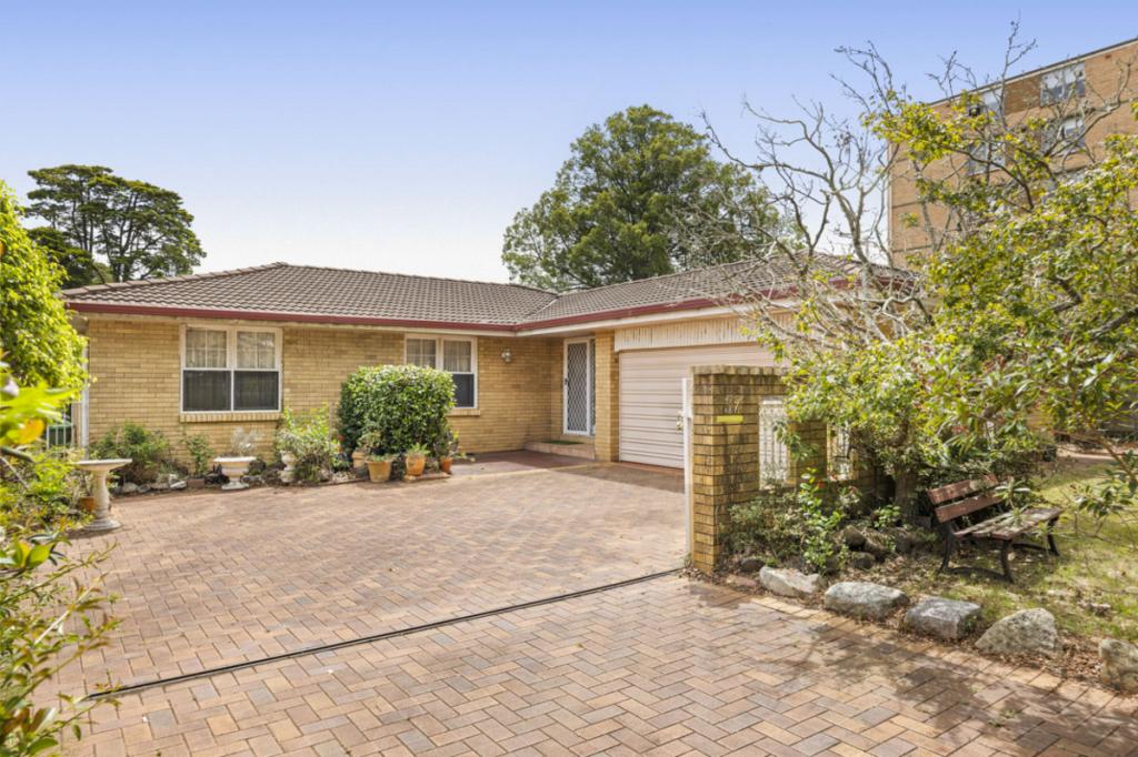 37 Tourist Rd, East Toowoomba, QLD 4350