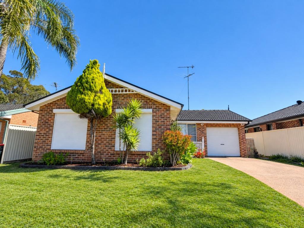 4 BOWER BIRD ST, HINCHINBROOK, NSW 2168