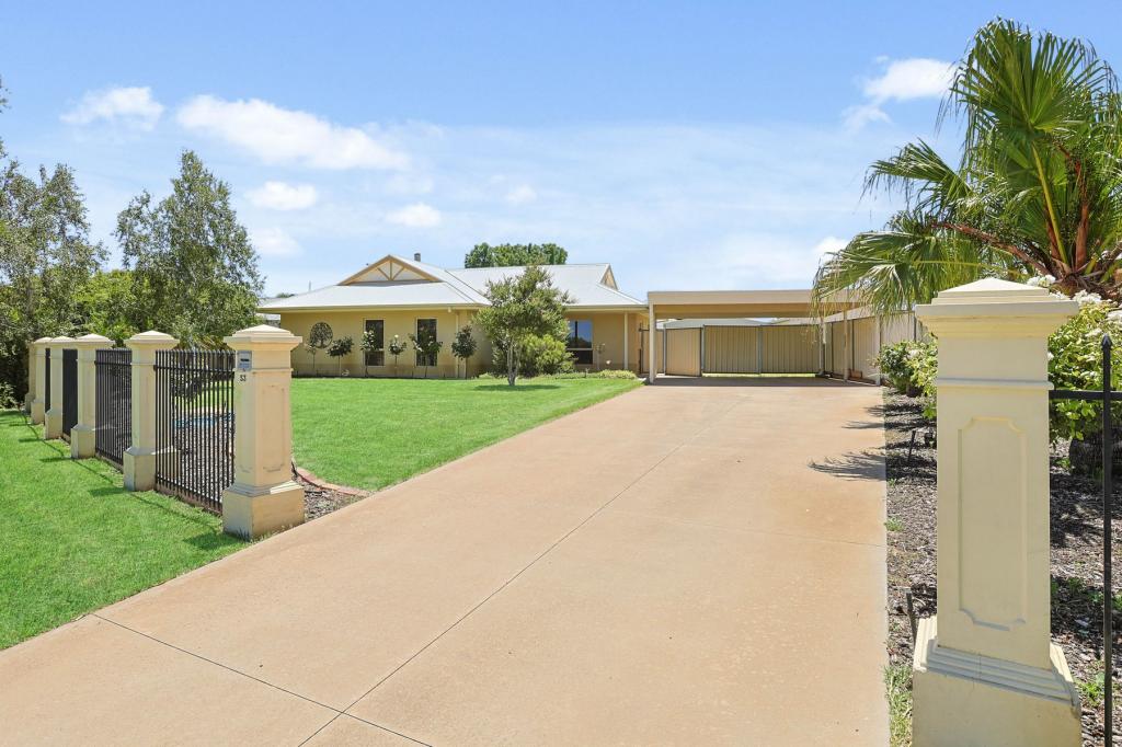 53 SUMMER DR, BURONGA, NSW 2739