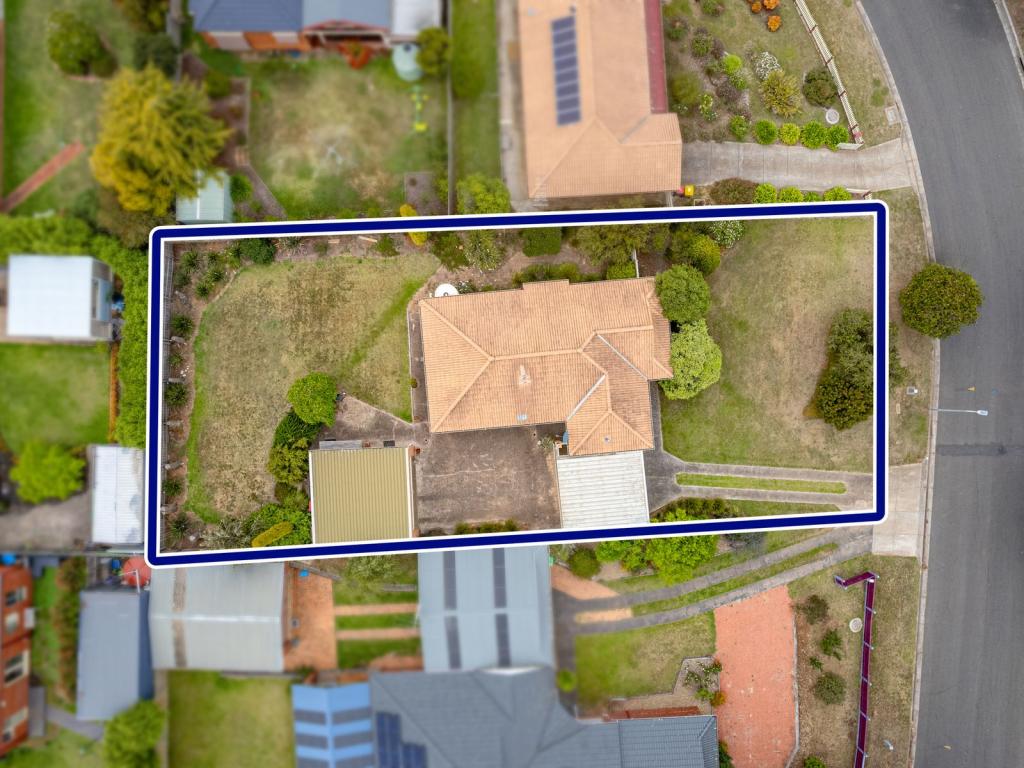 8 Carey Cres, Bacchus Marsh, VIC 3340