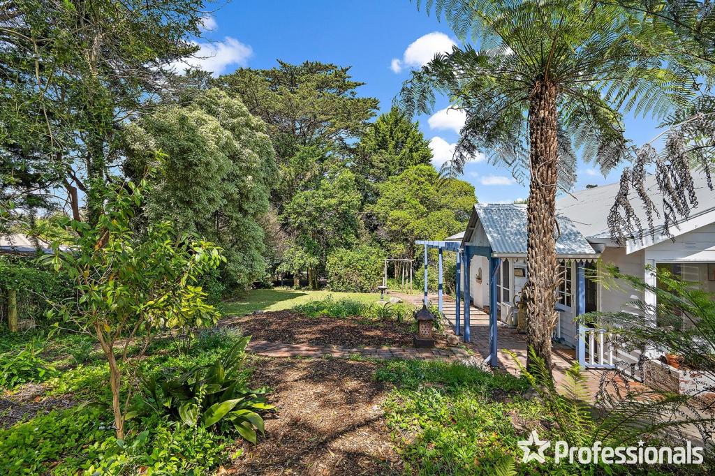 9 Buckmaster Dr, Mount Evelyn, VIC 3796