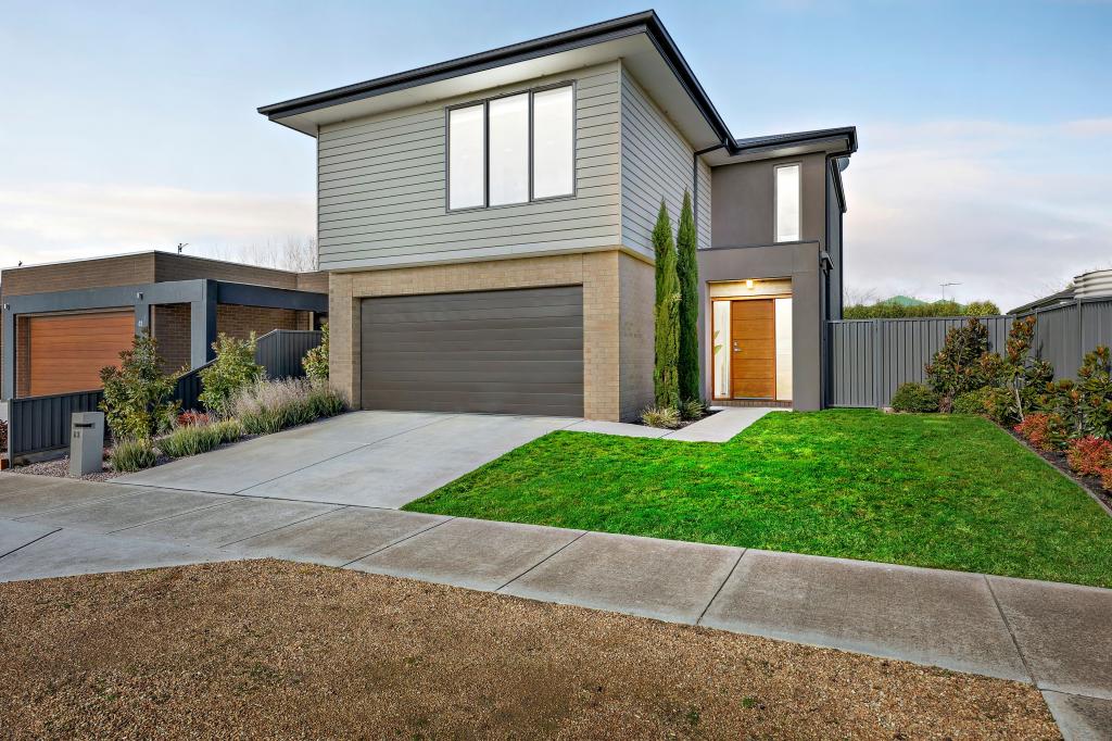 43 Limetree Way, Lake Gardens, VIC 3355