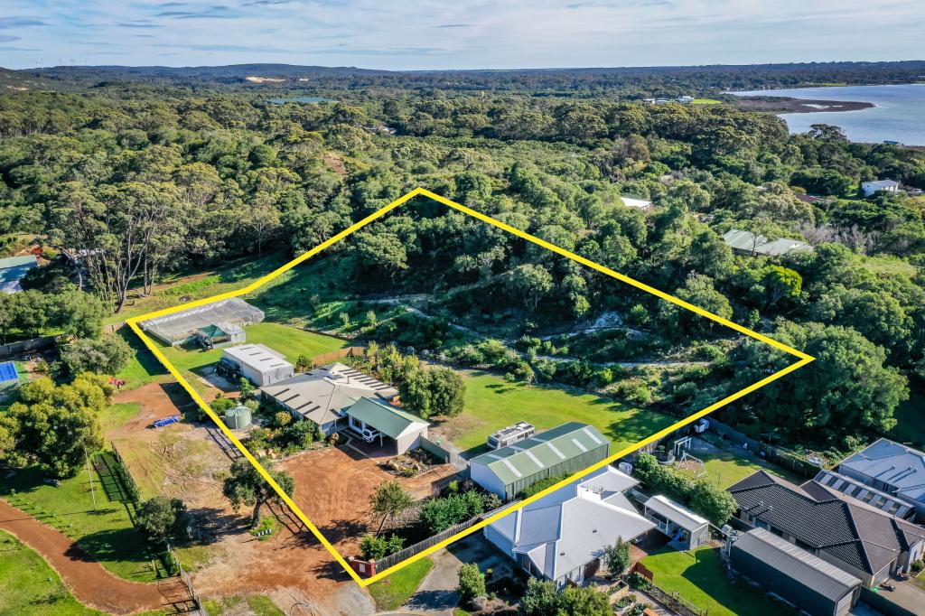 10 Lorikeet Way, Little Grove, WA 6330
