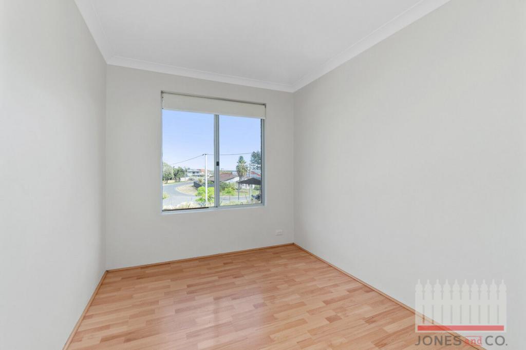 12 Chrisp Pl, Yanchep, WA 6035