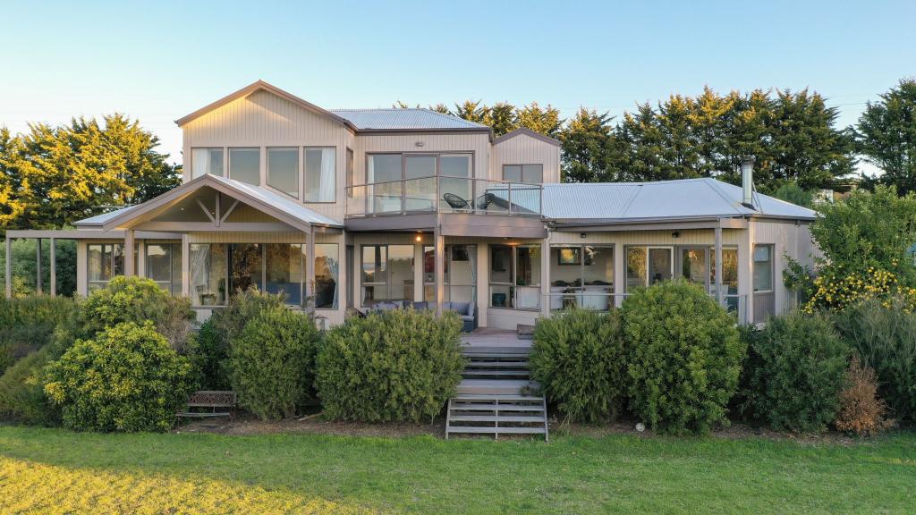 143-153 SHETLAND HEIGHTS RD, SAN REMO, VIC 3925