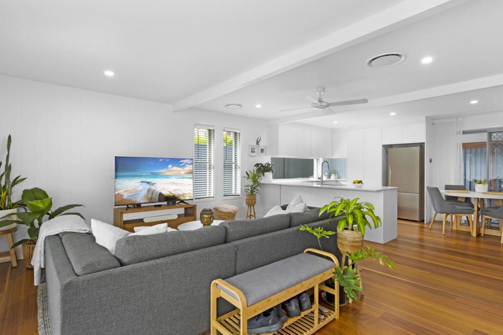 56 Fifth Ave, Palm Beach, QLD 4221