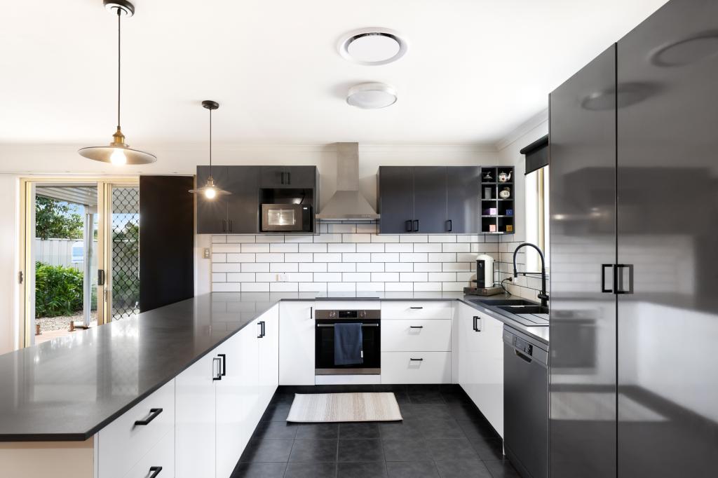 4 Crelga Ct, Merrimac, QLD 4226