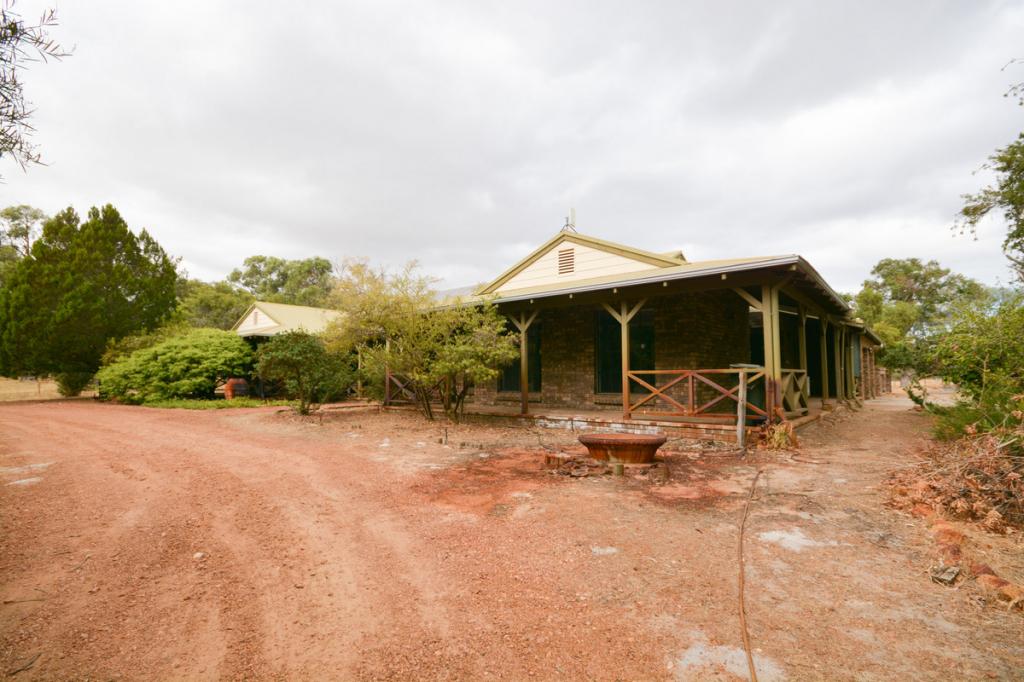 554 Lakes Rd, Barragup, WA 6209