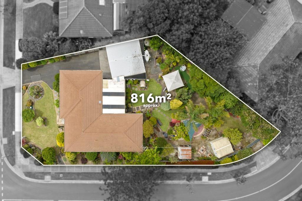 35 Ambleside Cres, Berwick, VIC 3806