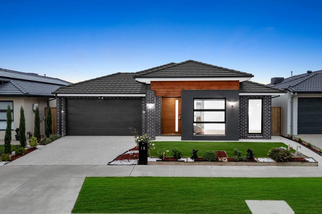 18 Kaltu St, Clyde North, VIC 3978