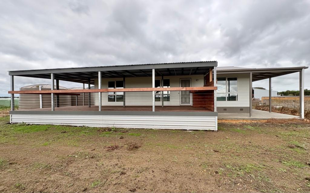 150 Nelsons Rd, Elingamite North, VIC 3266