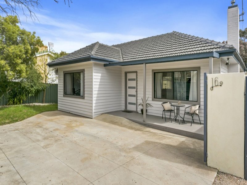 16 High St, Kangaroo Flat, VIC 3555