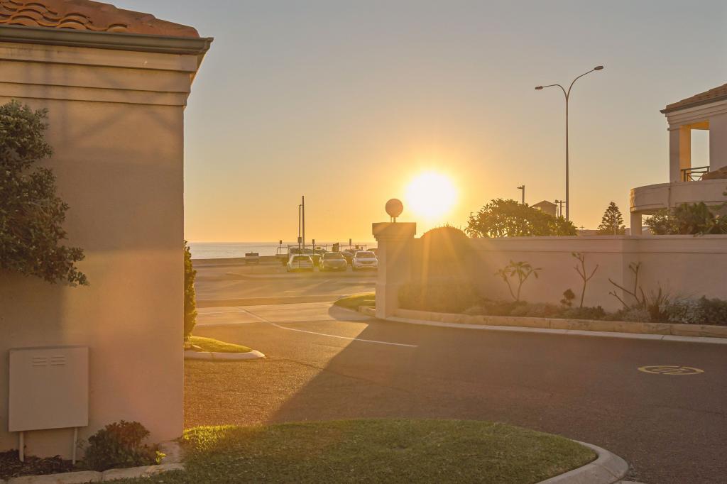 3/160 West Coast Dr, Sorrento, WA 6020