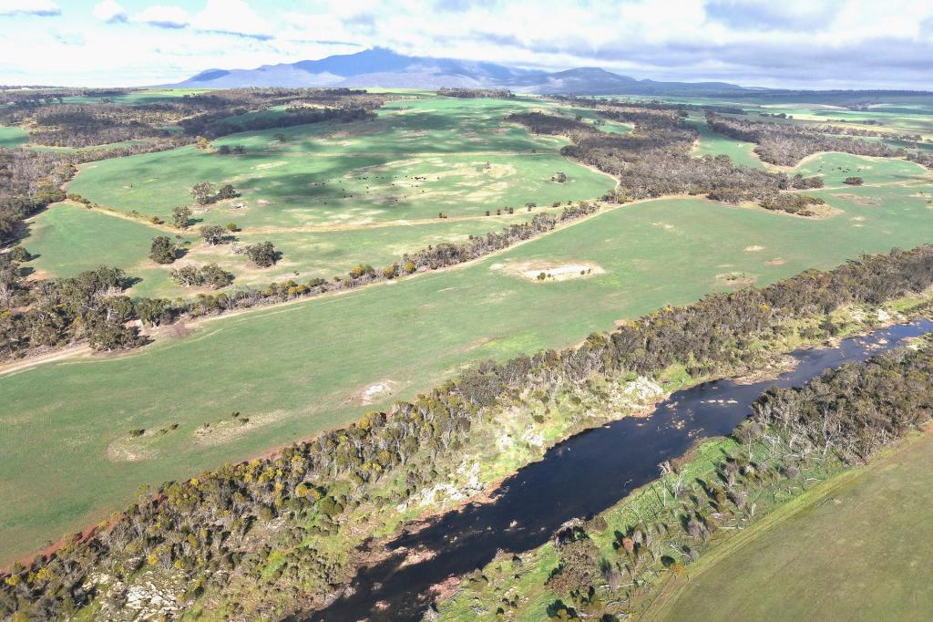 1 Yungermere Rd, Gnowellen, WA 6328