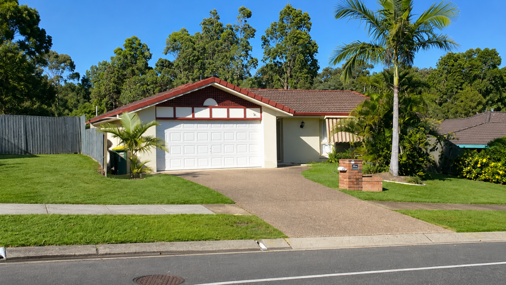 35 Henry Cotton Dr, Parkwood, QLD 4214