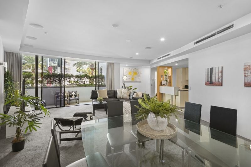 202/19 Albert Ave, Broadbeach, QLD 4218
