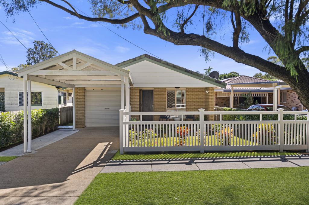 15 Daniel St, Lota, QLD 4179
