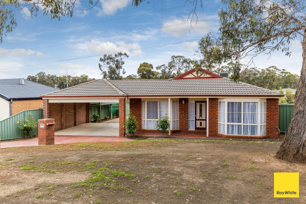 53 Mistletoe St, Golden Square, VIC 3555