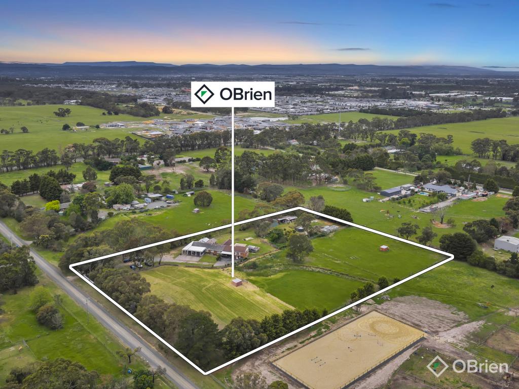 6 Kelly Rd, Cranbourne South, VIC 3977