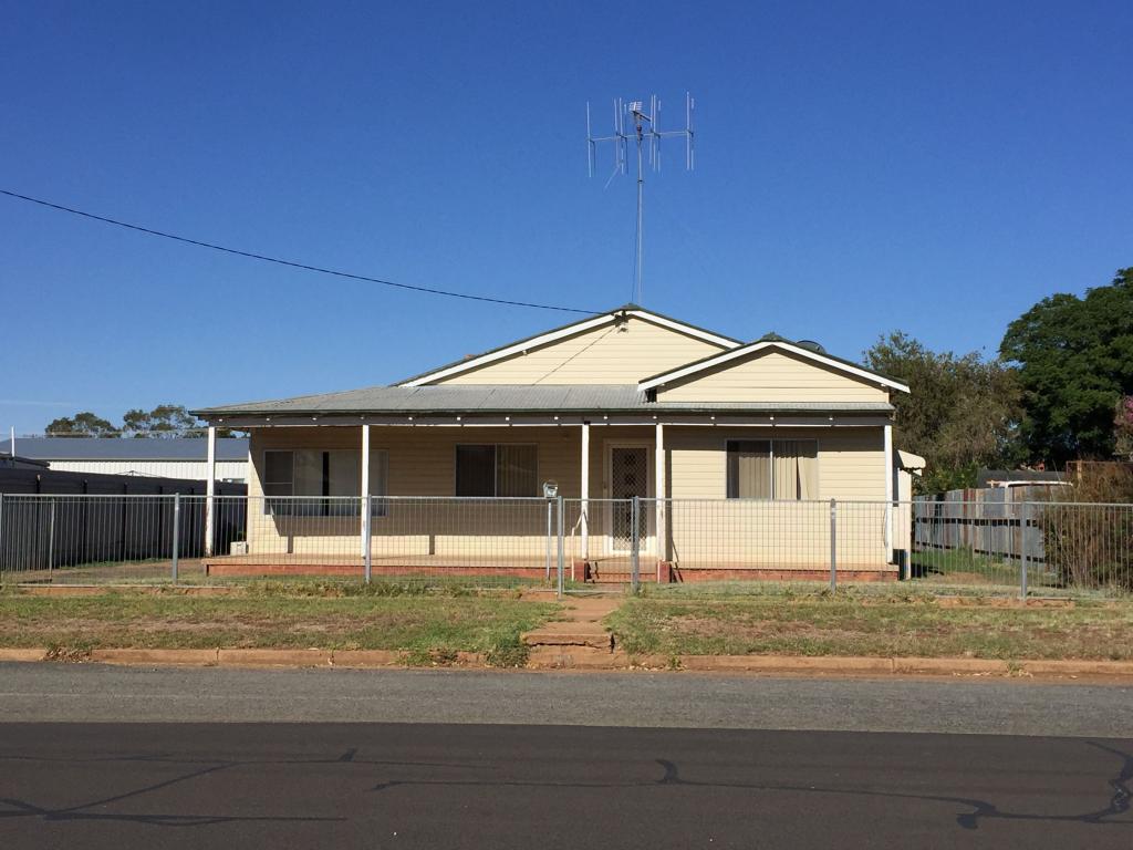 131 Cobar St, Nyngan, NSW 2825