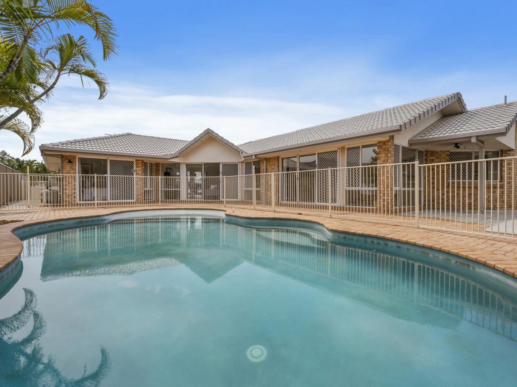 25 Lakeshore Dr, Helensvale, QLD 4212