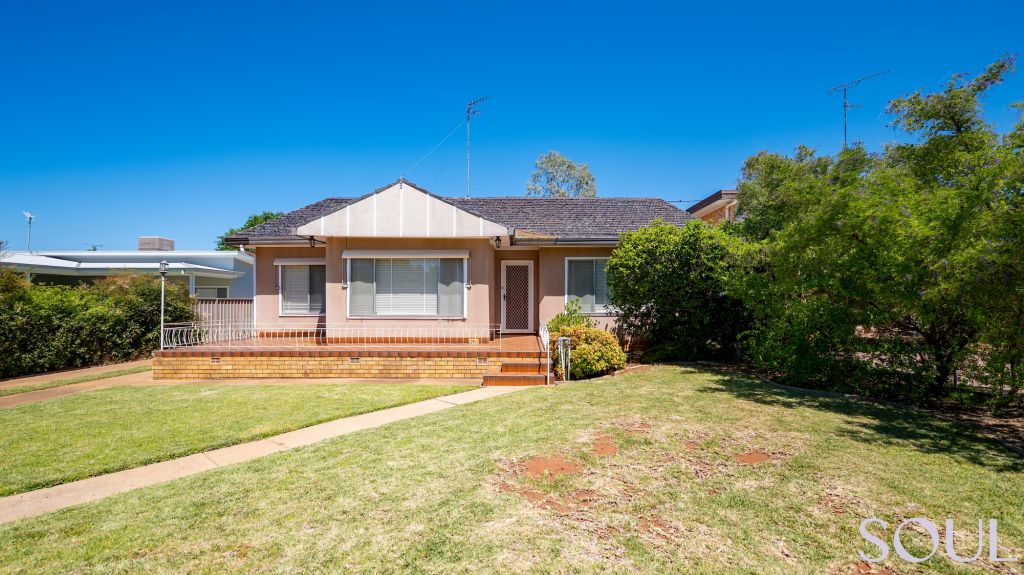 10 Turner St, Griffith, NSW 2680