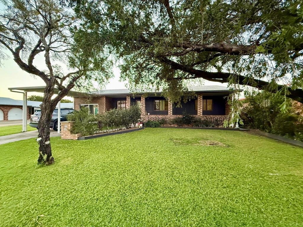 26 CROWLEY DR, WEST MACKAY, QLD 4740