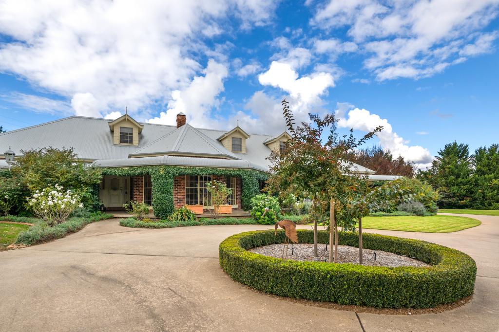 8 Nandillion Ponds Dr, Orange, NSW 2800